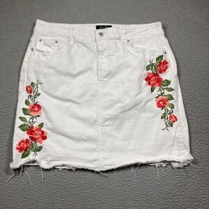 Earl Jeans Short Skirt Women's 16 White Embroidered‎ Roses Raw Hem Denim Stretch